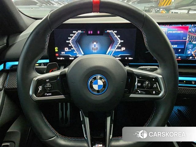 BMW i5 (G60) 2024 Небесно-голубой из Кореи, фото 4