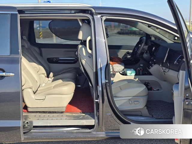 Kia The New Carnival 2019 Серый из Кореи, фото 4