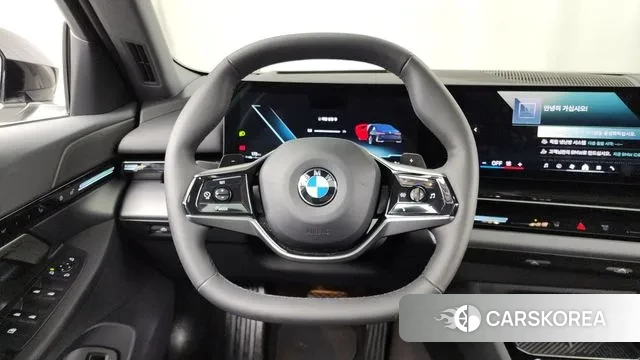 BMW 5 Series (G60) 2024 Черный из Кореи, фото 4