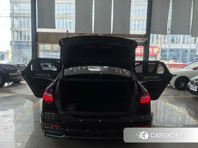 Audi A6L 2022 Черный из Китая, фото 4
