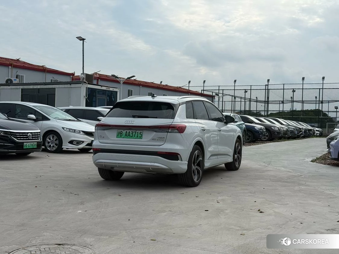 Audi Q4 2023 Белый из Китая, фото 4