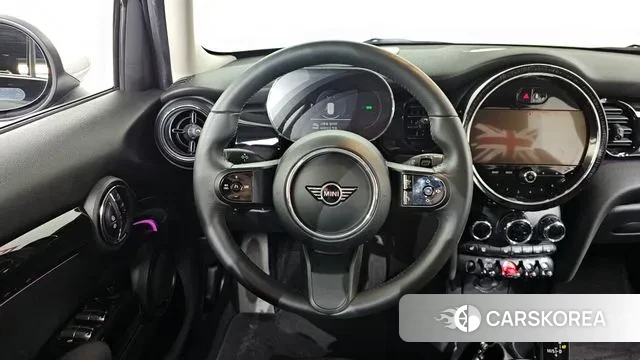 Mini Cooper 2023 Черный из Кореи, фото 4