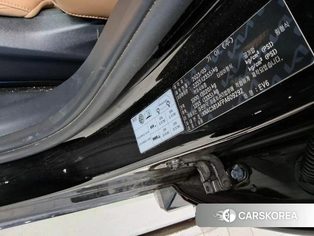 Kia EV6 2023 Черный из Кореи, фото 4