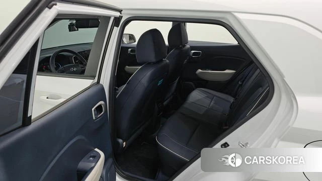 Hyundai Venue 2023 Белый из Кореи, фото 4