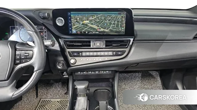 Lexus ES300h 7th generation 2022 Серебряный из Кореи, фото 4