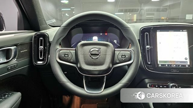 Volvo XC40 Richards 2024 Белый из Кореи, фото 4