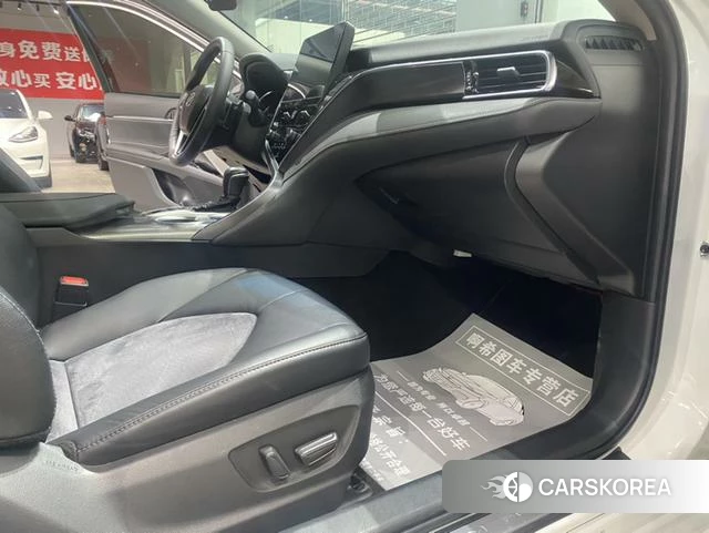 Toyota Camry 2023 Белый из Китая, фото 4