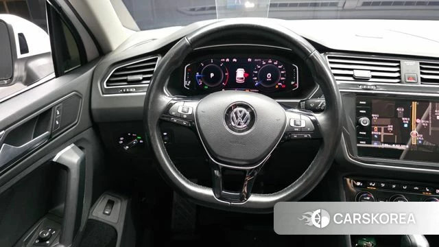 Volkswagen Tiguan second Generation 2020 Белый из Кореи, фото 4