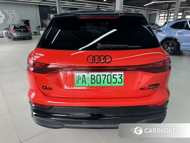 Audi Q5 e-tron 2024 Красный из Китая, фото 4
