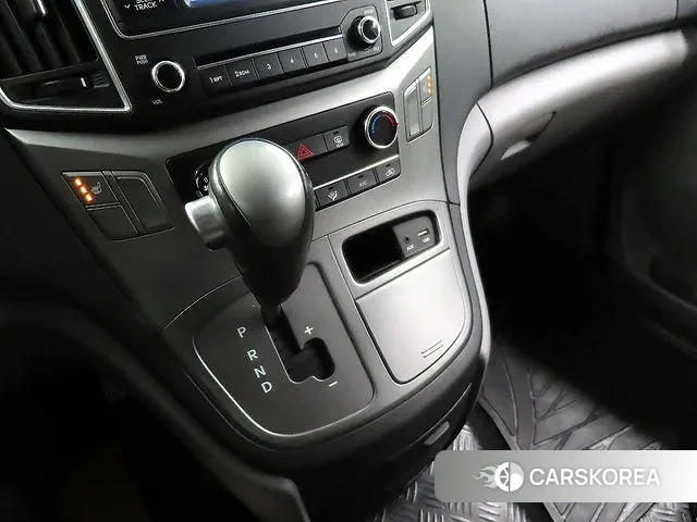 Hyundai The New Grand Starex 2020 Светло-серебряный цвет из Кореи, фото 4