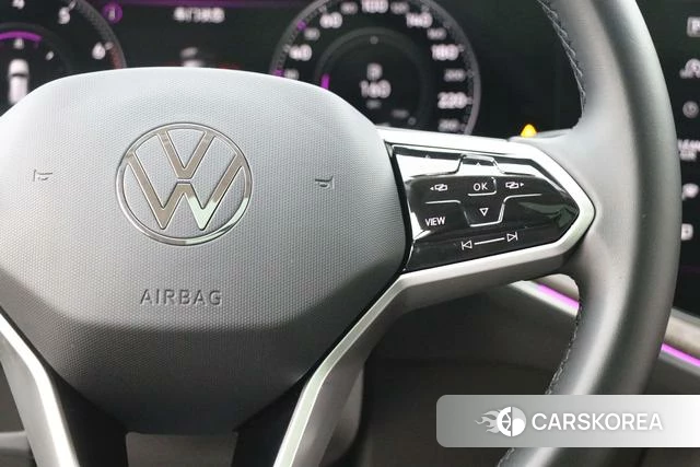 Volkswagen Touareg 2022 Черный из Китая, фото 4