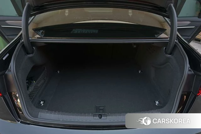 Audi A6L 2022 Черный из Китая, фото 4