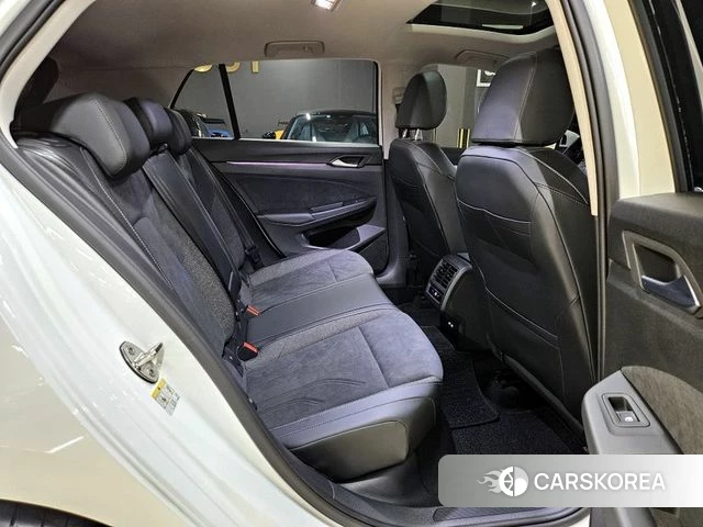 Volkswagen Golf 8th Generation 2026 Белый из Кореи, фото 4