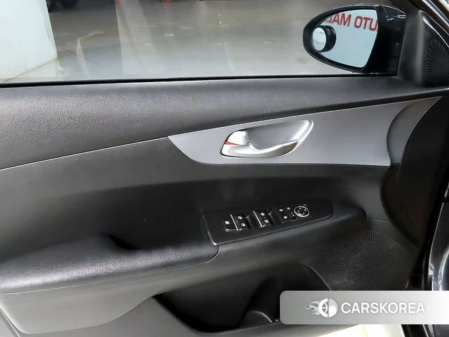 Kia The New K3 2nd generation 2021 Серый из Кореи, фото 4