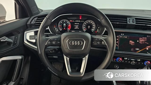 Audi Q3 (F3) 2022 Белый из Кореи, фото 4
