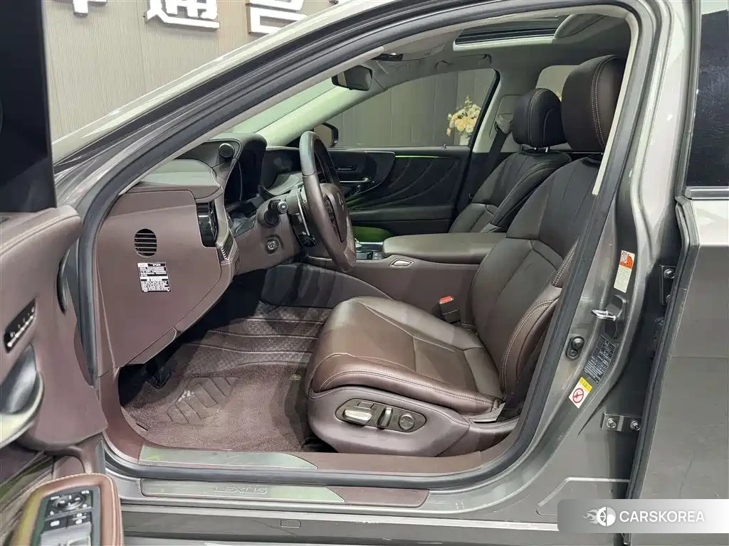 Lexus LS 2018 Silver/gray из Китая, фото 4