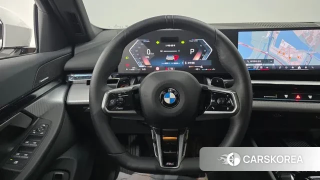 BMW 5 Series (G60) 2025 Белый из Кореи, фото 4