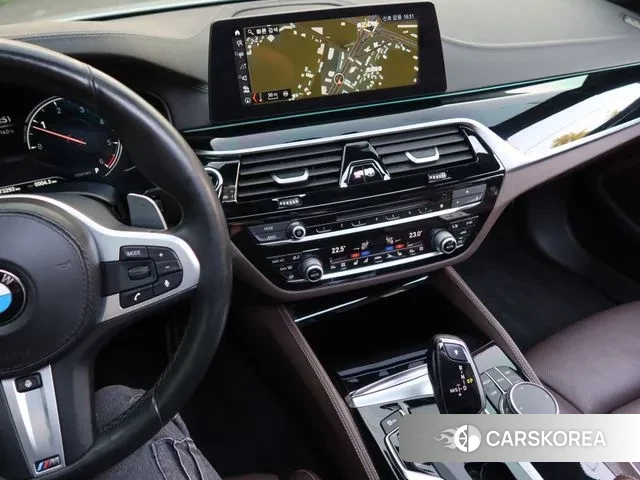 BMW 5 Series (G30) 2018 Белый из Кореи, фото 4