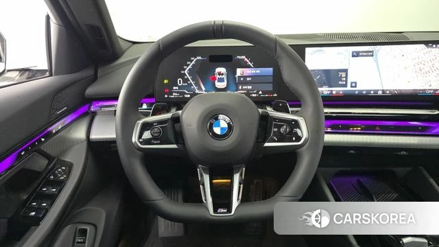 BMW 5 Series (G60) 2025 Белый из Кореи, фото 4