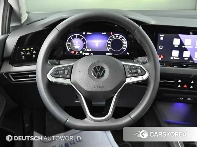 Volkswagen Golf 8th Generation 2022 Белый из Кореи, фото 4