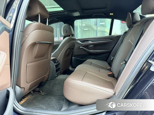 BMW 5 series 2022 Черный из Китая, фото 4
