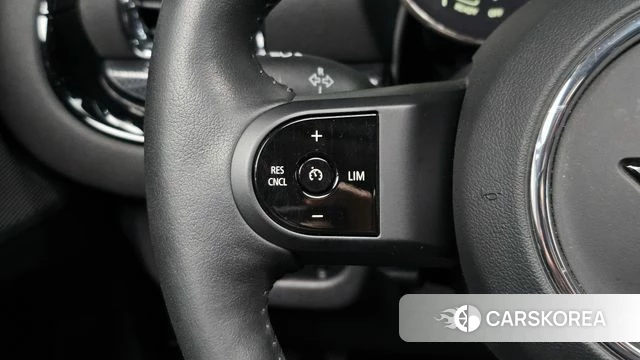 Mini Cooper Clubman 2023 Белый из Кореи, фото 4