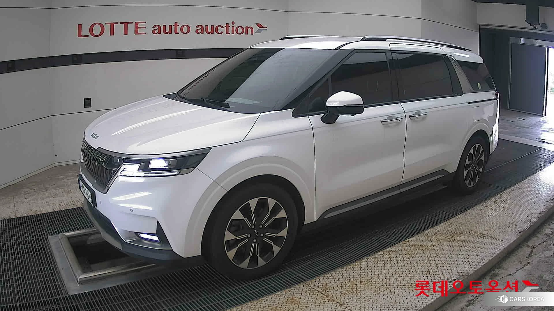 Kia Carnival 2023 Белый из Кореи, фото 4