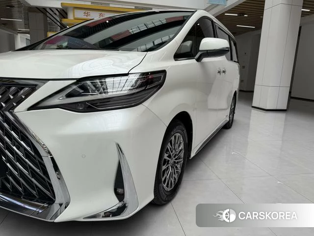 Lexus LM 2023 Белый из Китая, фото 4