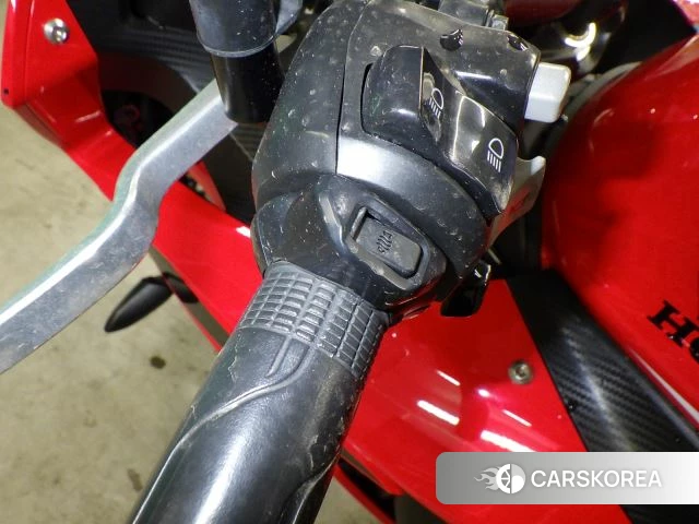 Проданный Honda CBR650F id 4005387 из Японии, фото 3