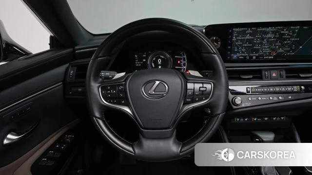Lexus ES300h 7th generation 2025 Белый из Кореи, фото 4