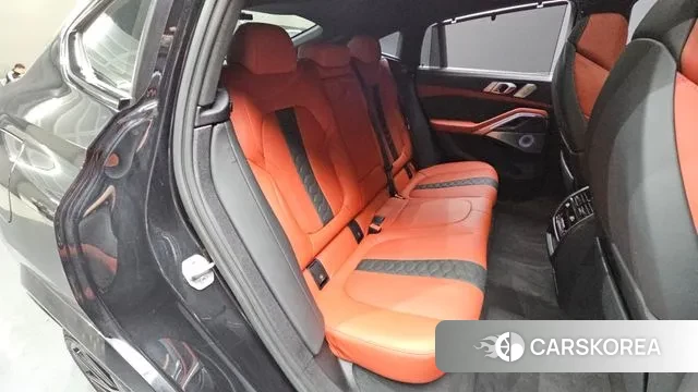 BMW X6M (G06) 2023 Черный из Кореи, фото 4