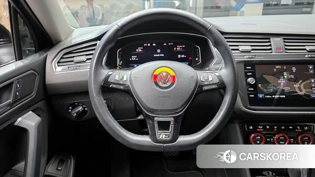 Volkswagen Tiguan Allspace 2020 Черный из Кореи, фото 4