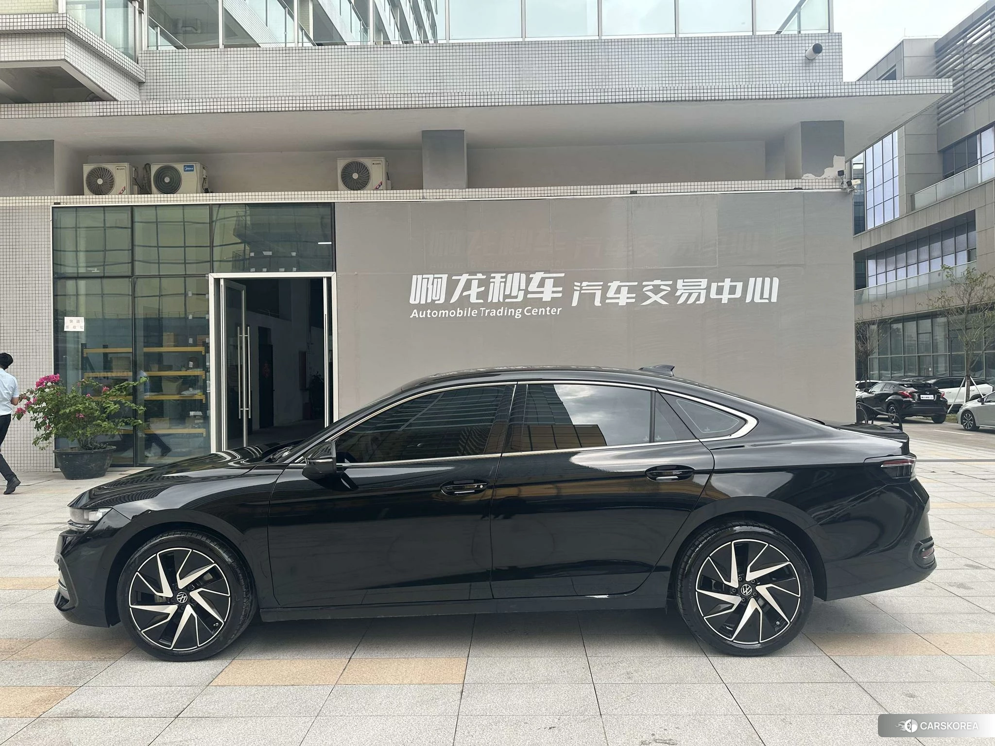 Volkswagen Magotan 2024 Черный из Китая, фото 4