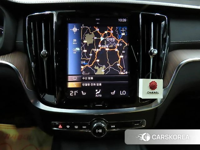 Volvo S60 3rd generation 2021 Белый из Кореи, фото 4
