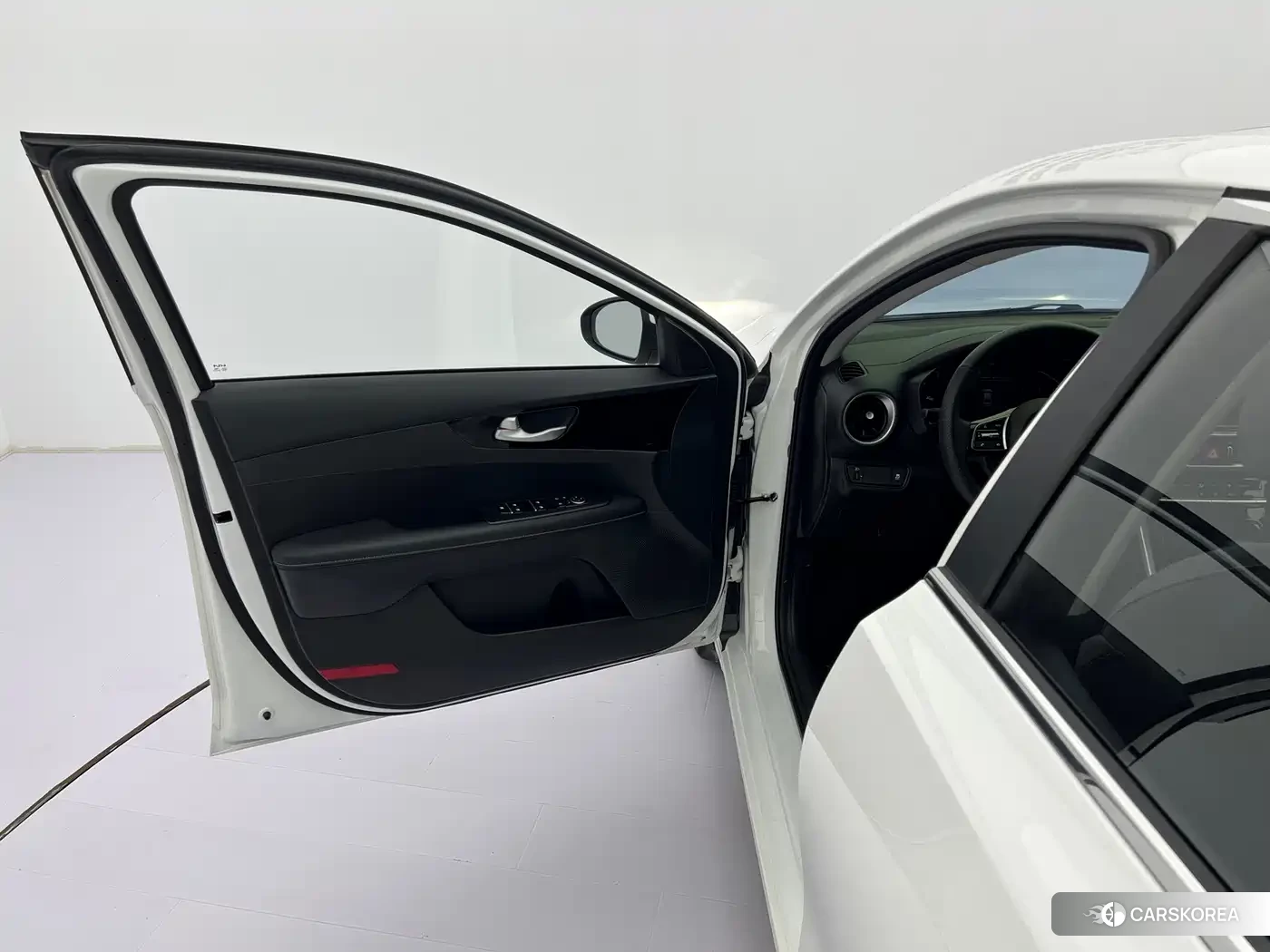 Kia K3 2022 Белый из Китая, фото 4