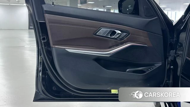 BMW 3 Series (G20) 2021 Черный из Кореи, фото 4