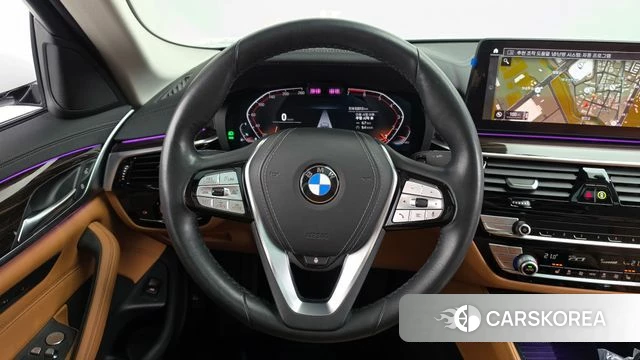 BMW 5 Series (G30) 2021 Белый из Кореи, фото 4