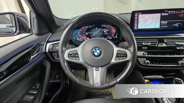 BMW 5 Series (G30) 2021 Черный из Кореи, фото 4