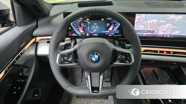 BMW 5 Series (G60) 2025 Черный из Кореи, фото 4