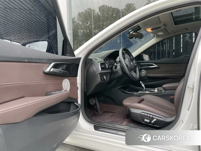 BMW 1 series 2023 Белый из Китая, фото 4