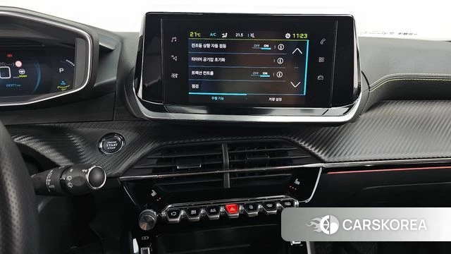 Peugeot e-2008 second generation 2023 Белый из Кореи, фото 4