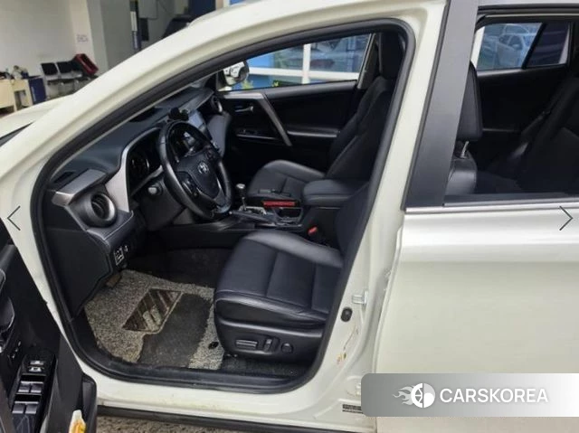Toyota RAV4 2018 Белый из Кореи, фото 4