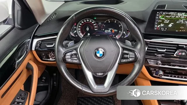 BMW 5 Series (G30) 2018 Белый из Кореи, фото 4