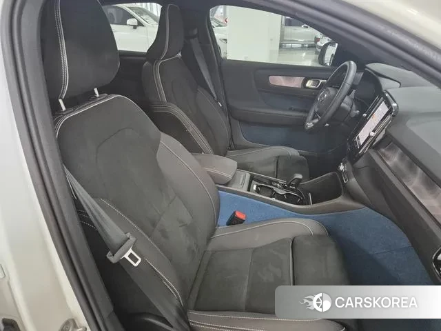 Volvo C40 Richards 2024 Белый из Кореи, фото 4