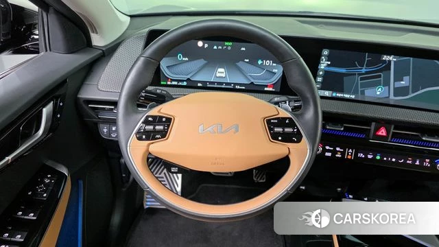 Kia EV6 2023 Черный из Кореи, фото 4