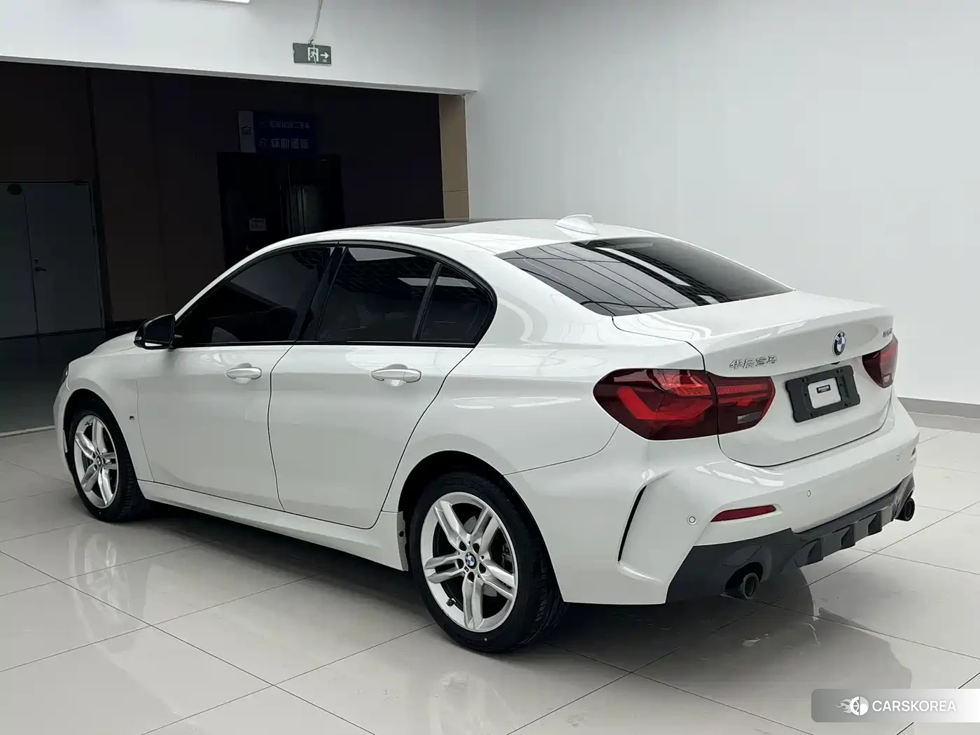 BMW 1 series 2023 Белый из Китая, фото 4