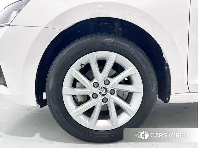 Skoda Xindong 2021 Белый из Китая, фото 4