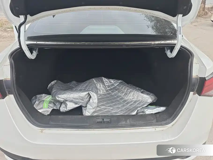 Nissan Sylphy 2026 Белый из Китая, фото 4