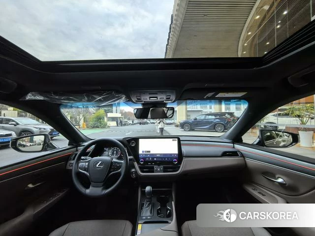 Lexus ES 2025 Серебристо-серый из Китая, фото 4