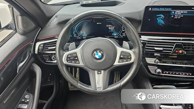 BMW 5 Series (G30) 2021 Белый из Кореи, фото 4
